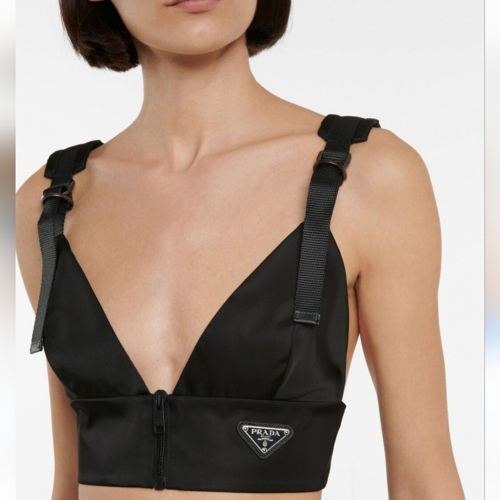 Black LOGO TOP NWOT